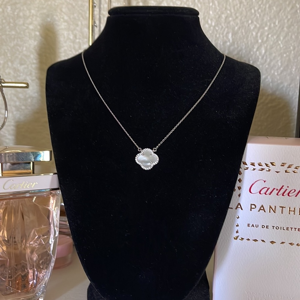 💕NWT BEAUTIFUL 925 STERLING SILVER NECKLACE WITH CZ💕
